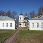 Храм Трех святителей в с. Волынщино