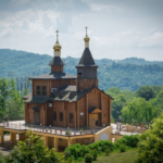 Храм Царственных страстотерпцев в селе Каштаны, Сочи