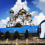 В честь прав. Анны женский скит (с. Онишковцы, Ровенская обл.)