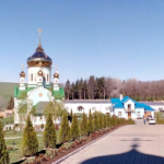 В честь блаженной Ксении Петербургской женский монастырь (с. Молница, Черновицкая обл.)