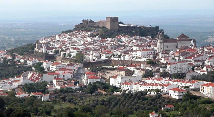 Av. de Lisboa 77, 7000-531 Évora, Португалия