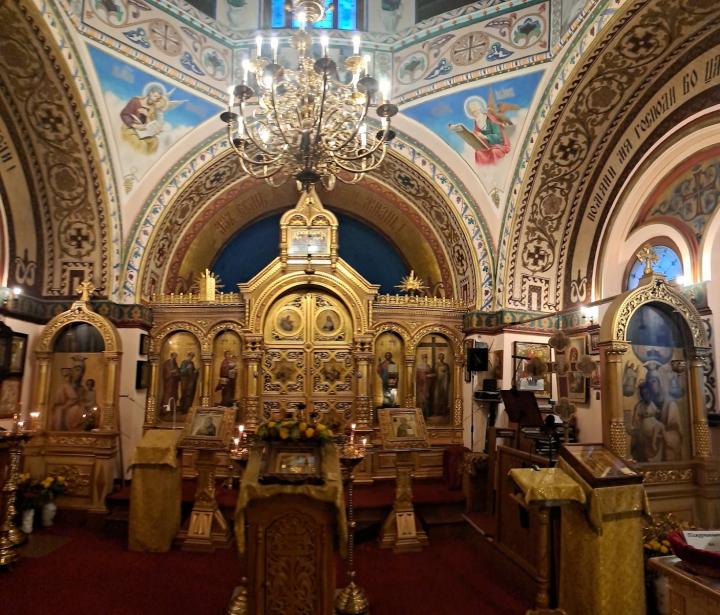 Церковь святых равноапостольных Константина и Елены