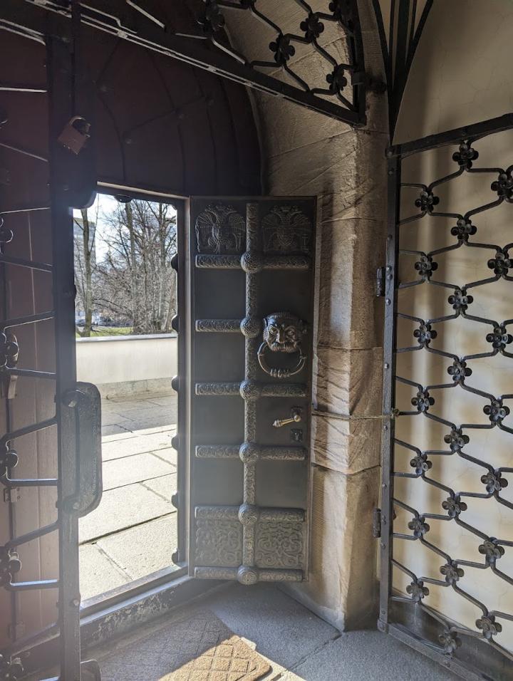 Храм-памятник святителя Алексия, митрополита Московского
